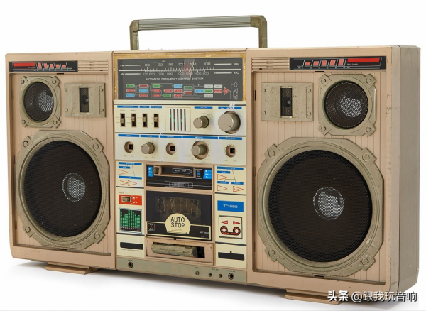 這是一款生產於80年代的行動式音響,康寧Conion TC999收錄機 這是一款生產於80年代的行動式音響,康寧Conion TC999收錄機