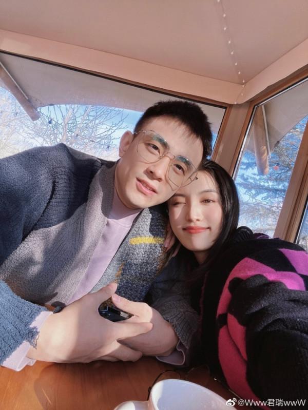 羨煞旁人！趙繼偉妻子更博曬出夫妻出遊照 繼偉評論：累死