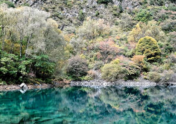 Jeep新大指揮官川西賞紅葉,船上吃燒烤,松坪溝不輸“小九寨” Jeep新大指揮官川西賞紅葉,船上吃燒烤,松坪溝不輸“小九寨”