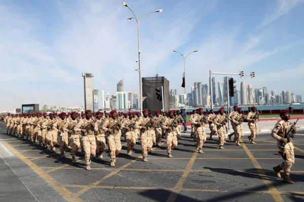 卡達舉行國慶閱兵式