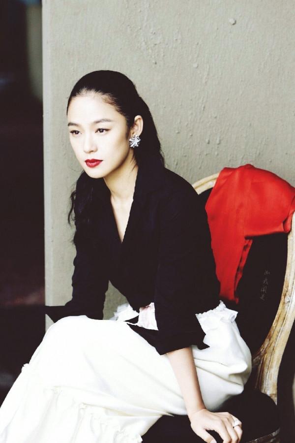 張藝謀老婆和姜文老婆同框,同穿黑白連衣裙,誰更勝一籌? 張藝謀老婆和姜文老婆同框,同穿黑白連衣裙,誰更勝一籌?