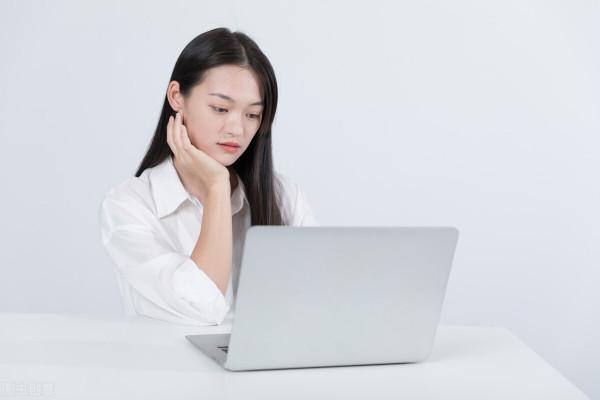 我的上司是老闆娘:無心插柳柳成蔭!沒上班先接一個300萬大訂單 我的上司是老闆娘:無心插柳柳成蔭!沒上班先接一個300萬大訂單