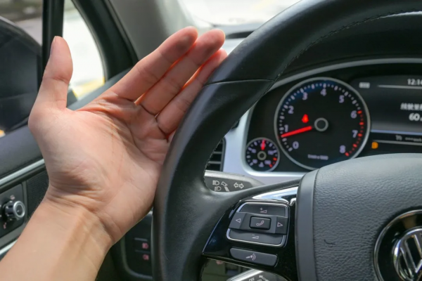 3.0T+8AT+四驅的二手大眾途銳,23.68萬唾手可得 3.0T+8AT+四驅的二手大眾途銳,23.68萬唾手可得