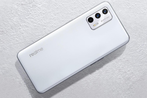 兼顧效能和顏值！網友評選今年最值得買的5部千元機：OPPO K9上榜