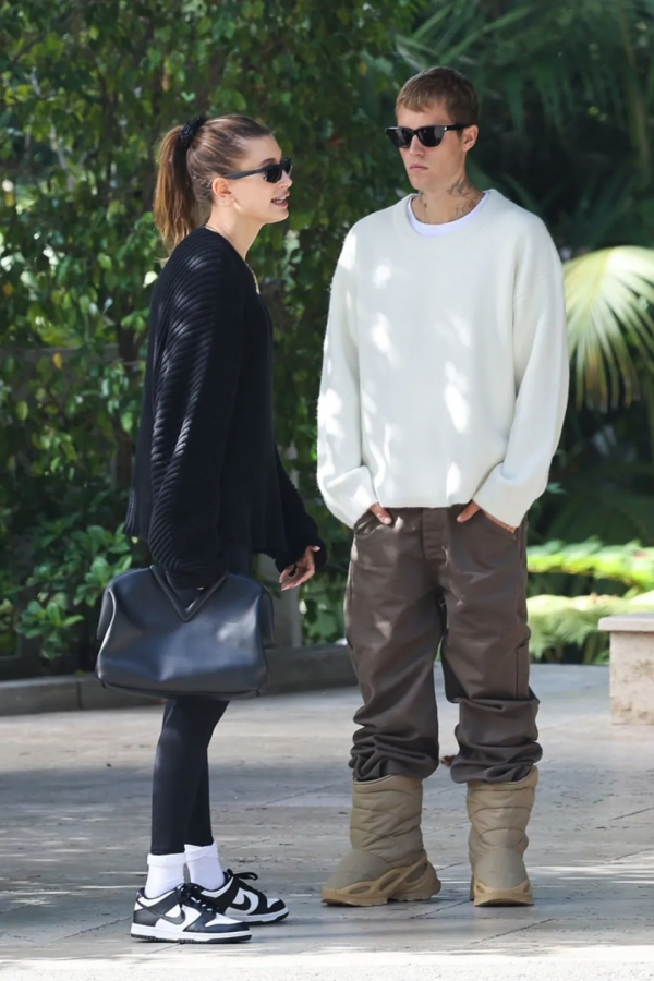 比伯，jennie 上腳全新YEEZY，親身示範“無效穿搭”