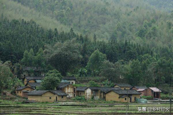 農民收入到底有多少？農村家庭一年能掙多少錢，能攢下多少呢？