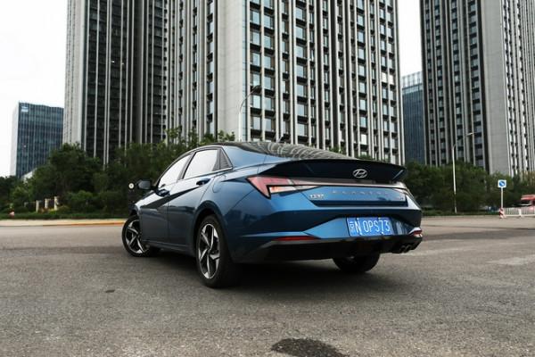 月薪1萬的人怎樣看待經濟適用的車？帶著問題試駕第七代伊蘭特