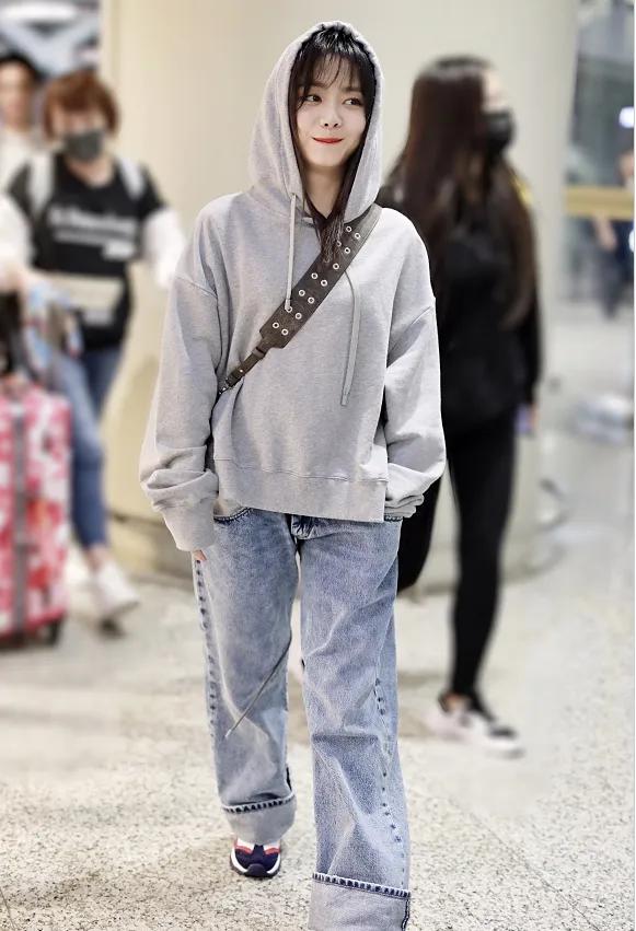 譚松韻牛仔褲穿出少女感