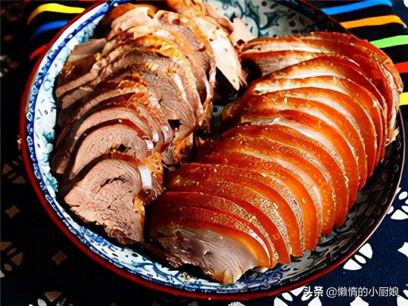 肘子這樣做才好吃，肥而不膩，軟爛入味，年夜飯壓軸菜首選哦