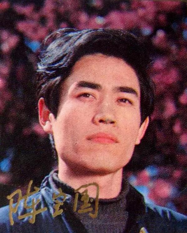 娶了初戀，幾十年無緋聞的6位男星，真的很不容易