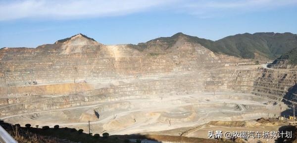 「可愛小車」整備一臺袖珍小車鈴木吉姆尼，有型才能釋放你的個性