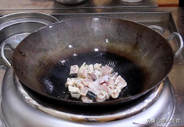 番茄魚這樣做，魚片滑嫩如豆腐，湯汁酸爽開胃，全家人都愛吃