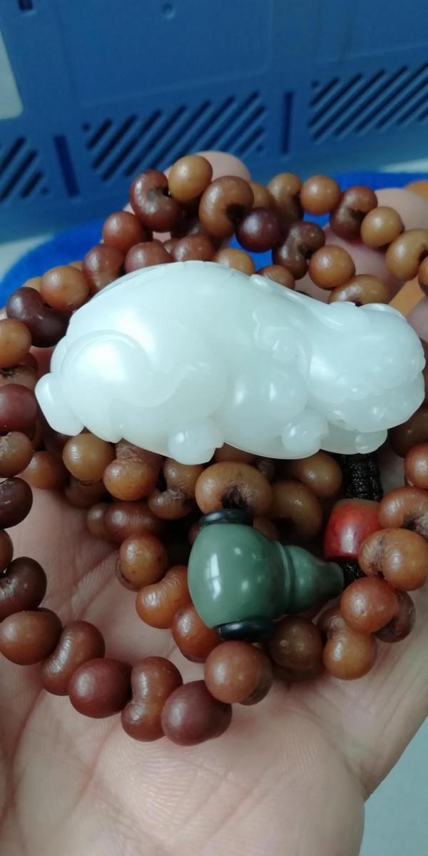 和田玉黑山料貔貅