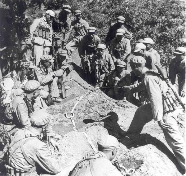 四川老兵回鄉隱居，30多年後兒子指著報紙道：爹，上面在找你