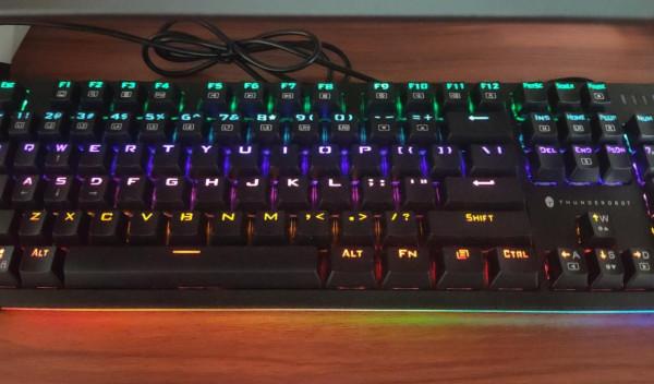 都2022年了,100塊能買到什麼樣的機械鍵盤? 都2022年了,100塊能買到什麼樣的機械鍵盤?