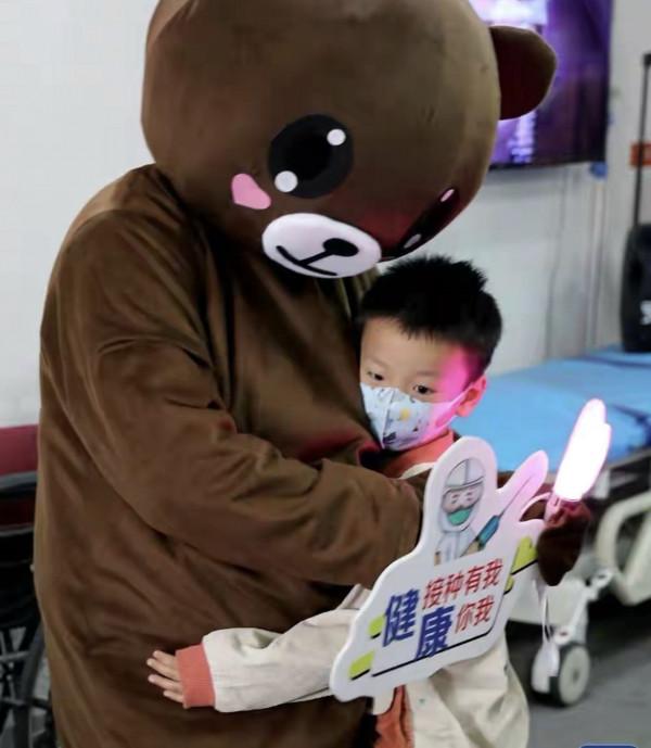 英國同事的肺腑之言:當年選擇留在中國是最明智的!回國等於送死 英國同事的肺腑之言:當年選擇留在中國是最明智的!回國等於送死