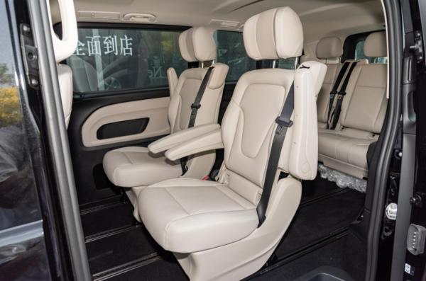 擁有長達5.3米的大尺寸車身,賓士威霆為何一直默默無聞 擁有長達5.3米的大尺寸車身,賓士威霆為何一直默默無聞