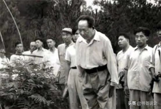 毛澤東回鄉,五弟在見面名單裡被劃掉,主席:我弟弟能害我不成 毛澤東回鄉,五弟在見面名單裡被劃掉,主席:我弟弟能害我不成