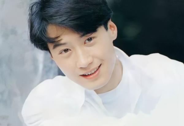 黎明與舒淇相愛7年，卻因家人與粉絲反對而分手！最終娶2婚女助理