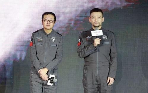 硬漢吳京的蜜糖婚姻：20億身價背後，是妻子謝楠的一句“我養你”