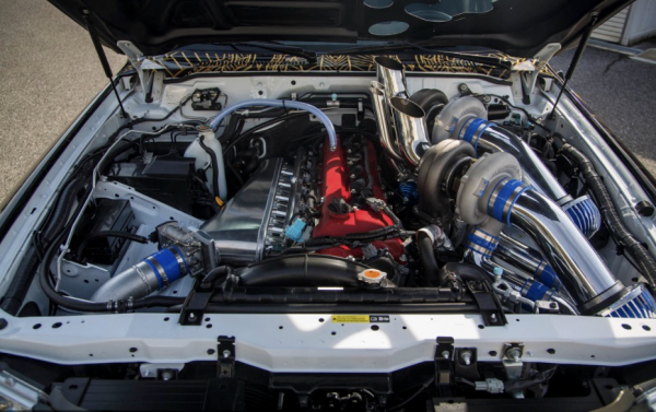 赤裸裸的力量感：2000匹馬力日產途樂