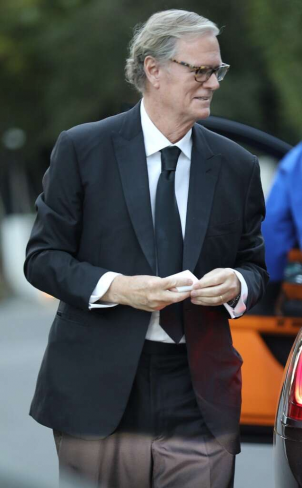 名媛希爾頓嫁了！甩14個富豪明星男友，曬千萬鑽戒，婚禮連辦三天