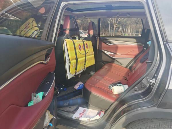 車裡安裝個床 車裡安裝個床