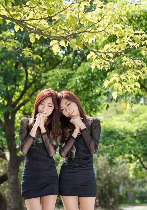 這樣一對鳳鳳雙胞胎,長相一模一樣,誰能分清? 這樣一對鳳鳳雙胞胎,長相一模一樣,誰能分清?