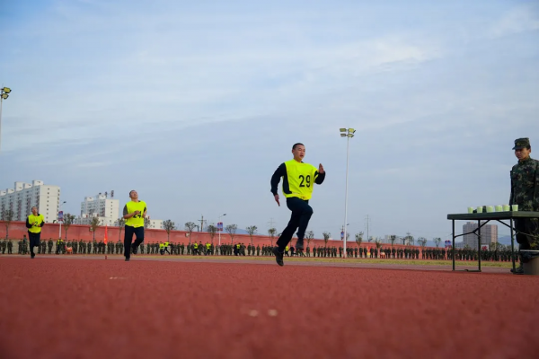 期末考試季?巧了,東風快遞員也是 期末考試季?巧了,東風快遞員也是