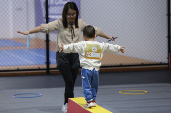 “動”見未來,為亞運打call!綠城教育奇妙園第二屆親子趣味運動會完美落幕 “動”見未來,為亞運打call!綠城教育奇妙園第二屆親子趣味運動會完美落幕