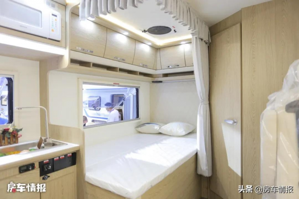 拓銳斯特釋出新車型，佈局用得少但空間真心大，一家四口住挺自在