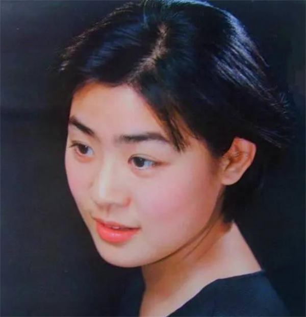 為啥說內地女星土氣,不及港臺女星美?來看看叢珊就知道原因了 為啥說內地女星土氣,不及港臺女星美?來看看叢珊就知道原因了