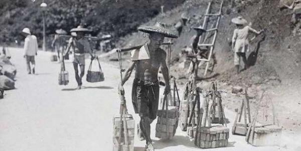 70年代，四川一搬磚工自稱是神槍手，暴露了隱藏21年的身份