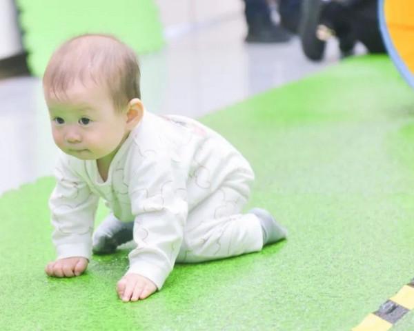 禾芸嘉萌寶爬爬賽結束啦,進來見識一下人類幼崽的戰鬥力吧 禾芸嘉萌寶爬爬賽結束啦,進來見識一下人類幼崽的戰鬥力吧