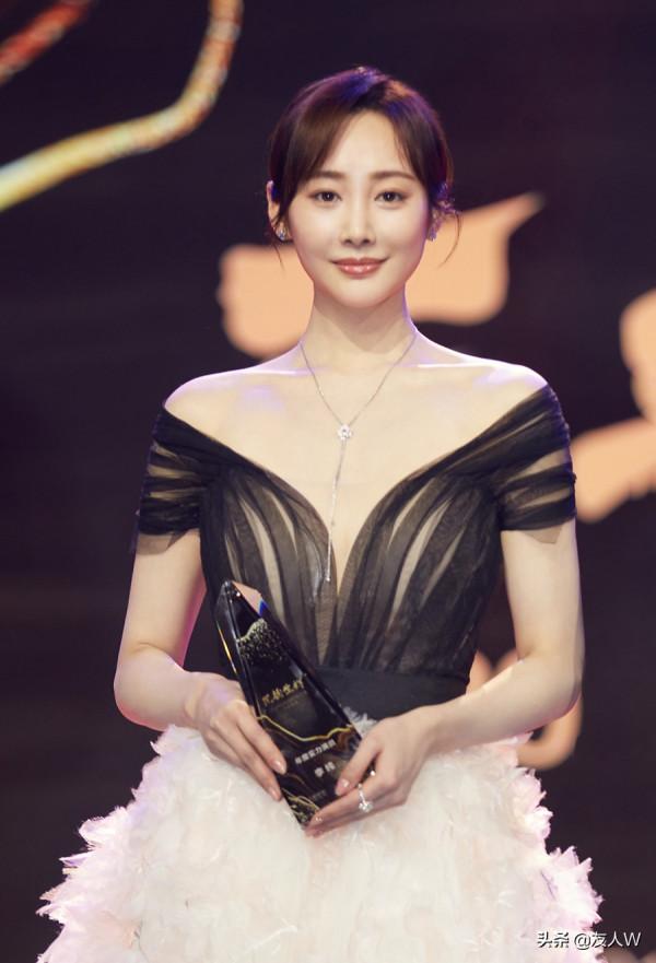 《雪中悍刀行》“軒轅青鋒”上線，一襲紫衣風情萬種