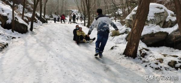 溜娃滑雪看冰瀑！西岔溝封了，去旁邊這個PIAPIA冰瀑，1小時路程