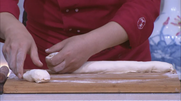 和麵時別放水了！換成牛奶，軟糯香甜又控糖，糖尿病人也能吃