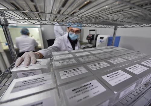 眼看快過年了，澳大利亞急需中國的新冠測劑盒，卻不肯放棄挑釁