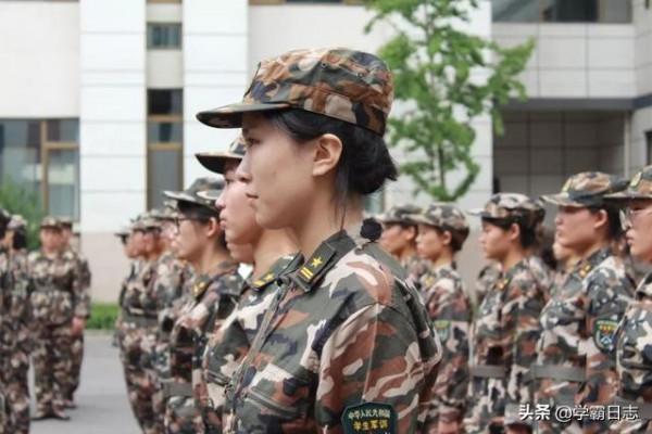 大學生曬軍訓前後對比照,差距一目瞭然,網友調侃:堪稱整容 大學生曬軍訓前後對比照,差距一目瞭然,網友調侃:堪稱整容