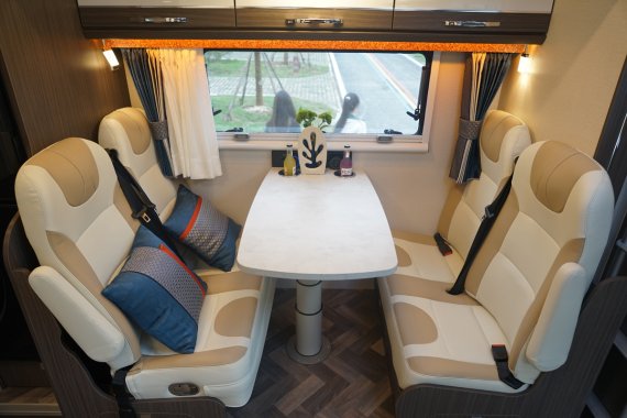 瑞弗最貴的房車,貼心體現在各個方面,瑞弗S820進口雙拓展房車 瑞弗最貴的房車,貼心體現在各個方面,瑞弗S820進口雙拓展房車