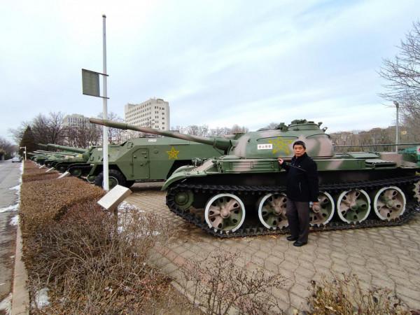 北京這個小區竟然藏著數十輛坦克，如同露天博物館，可近距離接觸