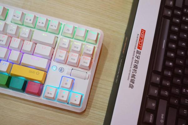 鍵盤可以這樣玩，怪不得這麼多男人入坑！黑爵可換軸鍵盤如何？