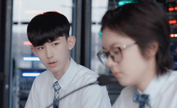 《少年派2》正式開機!張嘉譯閆妮現身,上大學的林妙妙更漂亮了 《少年派2》正式開機!張嘉譯閆妮現身,上大學的林妙妙更漂亮了