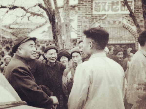 1960年，朱德回家鄉視察卻不認自家門，被堂弟嘲笑穿得不如縣幹部