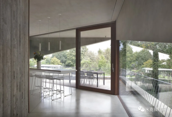 現代住宅，鋼筋混凝土鑄成動態扇形