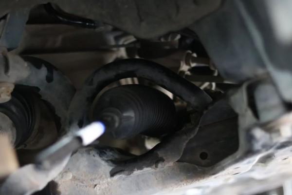 怪獸修車：翻新一輛“破爛不堪”的吉普指南者，滿血復活變新車