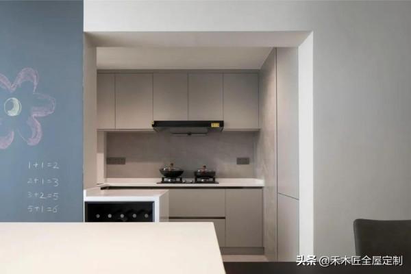 145㎡都市理想居所，清爽大方、極盡現代簡約之美