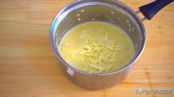 2勺燕麥，半杯牛奶，這樣做的早餐餅太軟了，快收藏起來