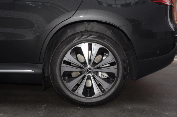 零百加速最快5&period;1s，2022款賓士EQC正式上市