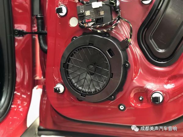 保時捷MACAN音響改裝艾索特RE165.3“聲”價不菲 保時捷MACAN音響改裝艾索特RE165.3“聲”價不菲